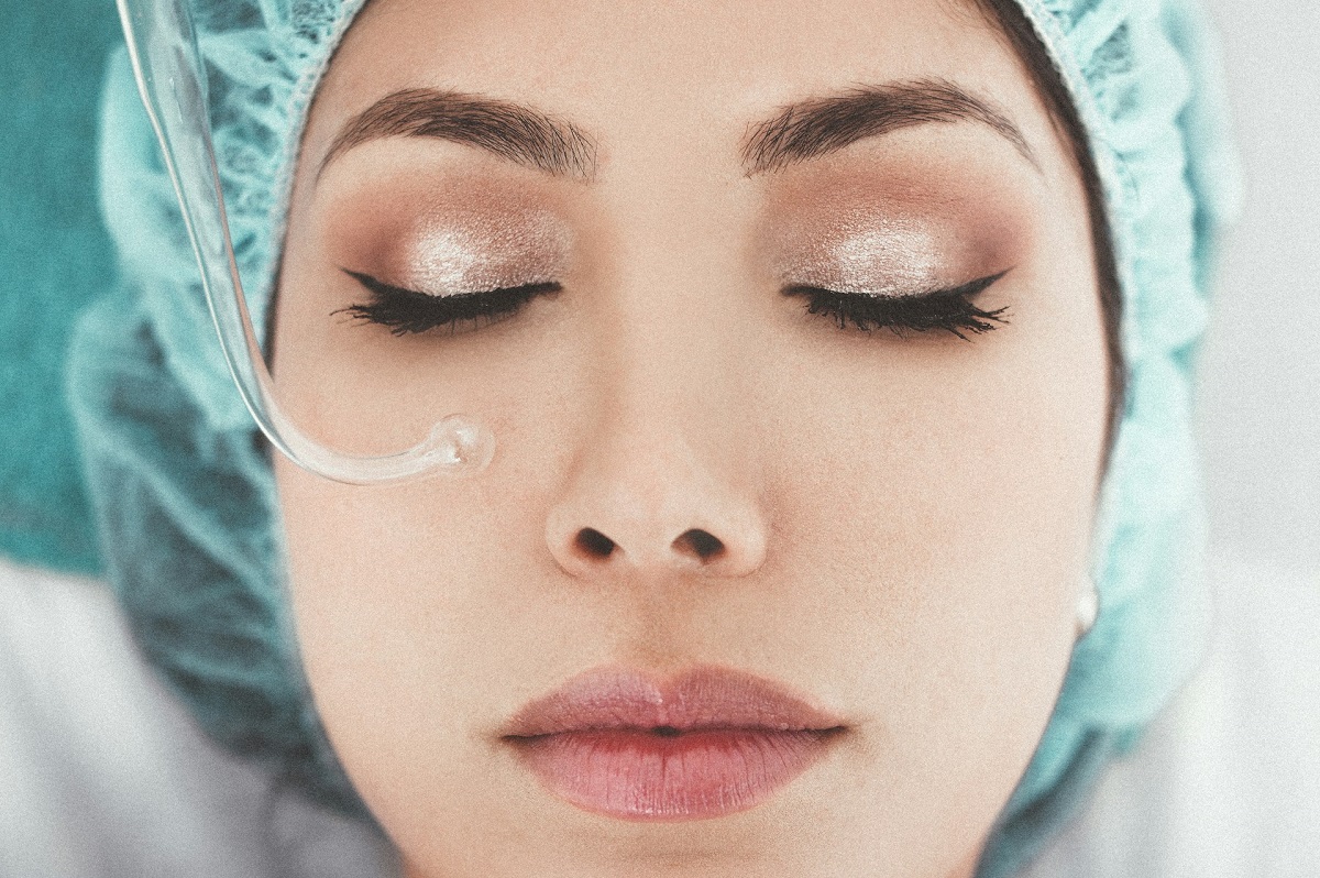 Lire la suite à propos de l’article Ovale du visage : 6 méthodes efficaces pour le redessiner sans chirurgie